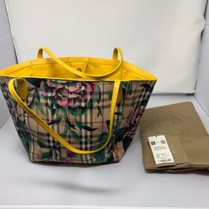 AUTHENTIC Burberry Canterbury Yellow Flower